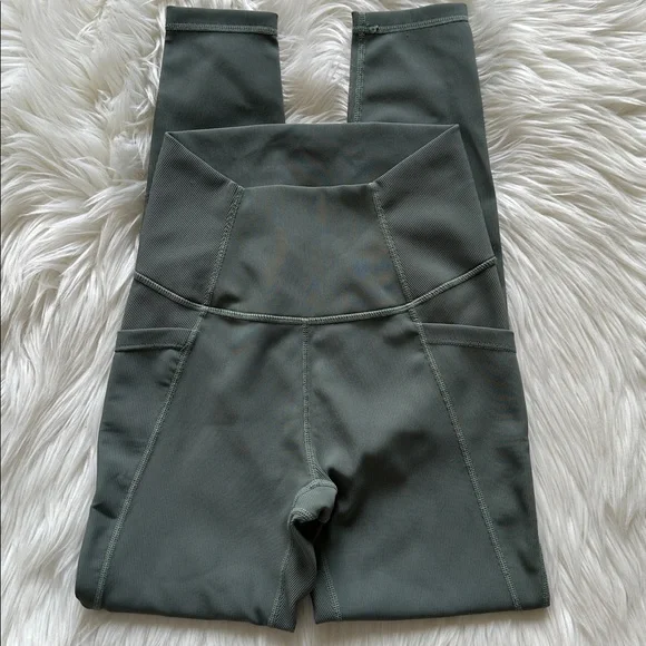 WILO Base Ribbed 7/8 Legging - Picture 3 of 6